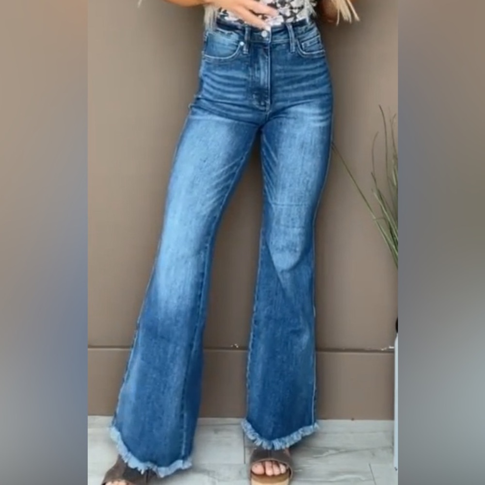 Judy Blue Frankfort High Rise Tummy Control Top Frayed Hem Flare